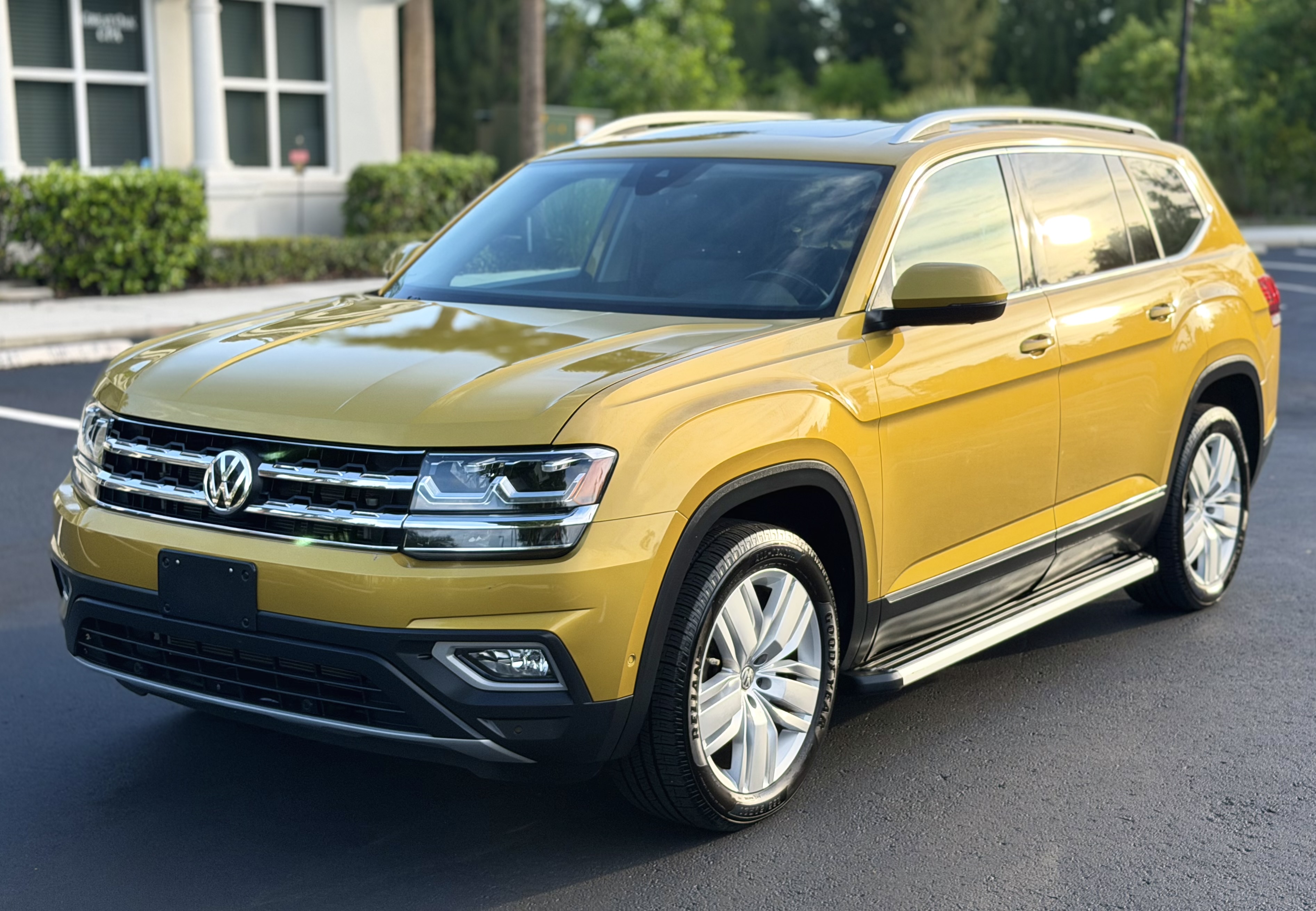Used 2018 Volkswagen Atlas SEL Premium AWD/4WD image 1