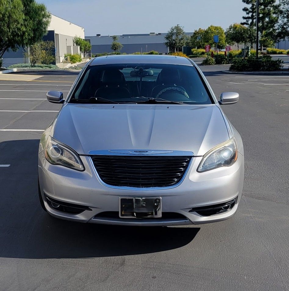 Used 2013 Chrysler 200 Limited w/ Sun/Sound Group FWD image 6