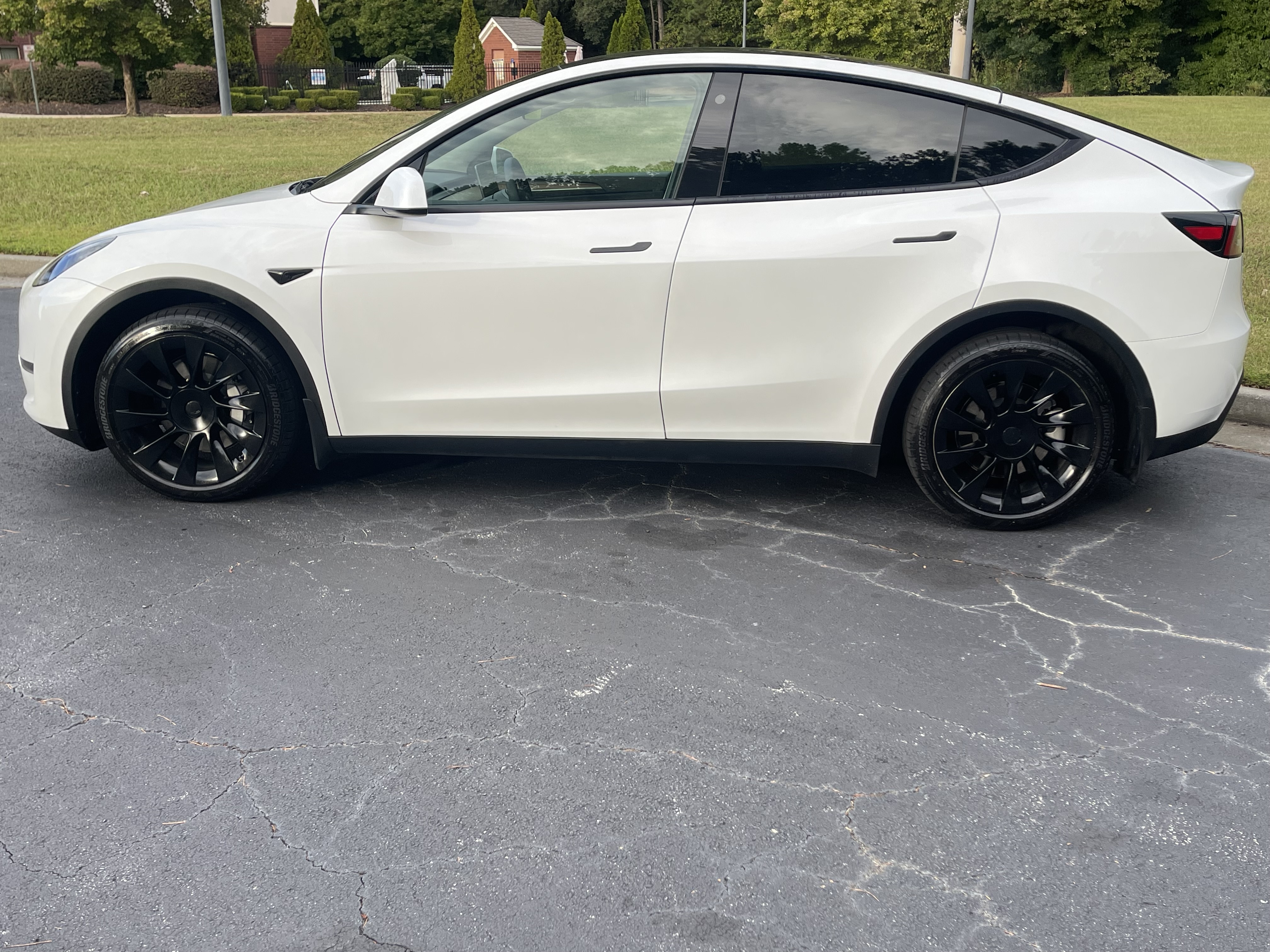 Used 2023 Tesla Model Y Long Range AWD/4WD image 4