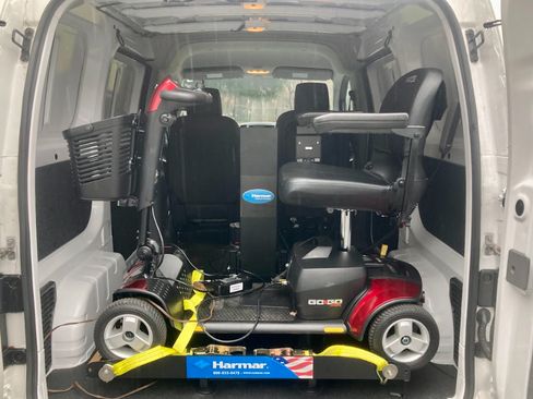 Used 2020 Nissan NV200 SV image 19