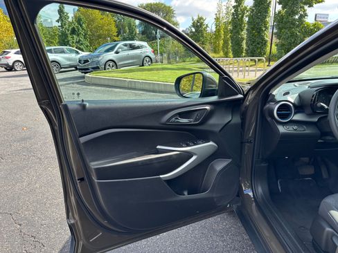 Used 2024 Chevrolet Trax LS w/ LS Convenience Package image 19