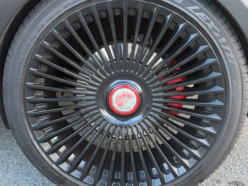 Used 2016 Land Rover Range Rover HSE image 11