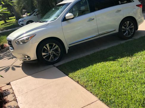 Used 2013 INFINITI JX35 35 Sport Utility 4D w/ Premium Pkg image 8