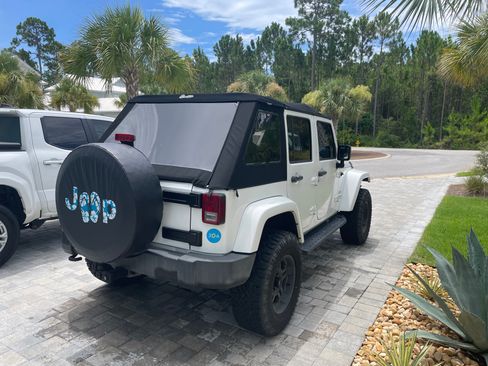 Used 2011 Jeep Wrangler Unlimited Sport AWD/4WD image 4