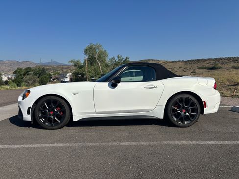 Used 2017 FIAT 124 Spider Abarth RWD image 20