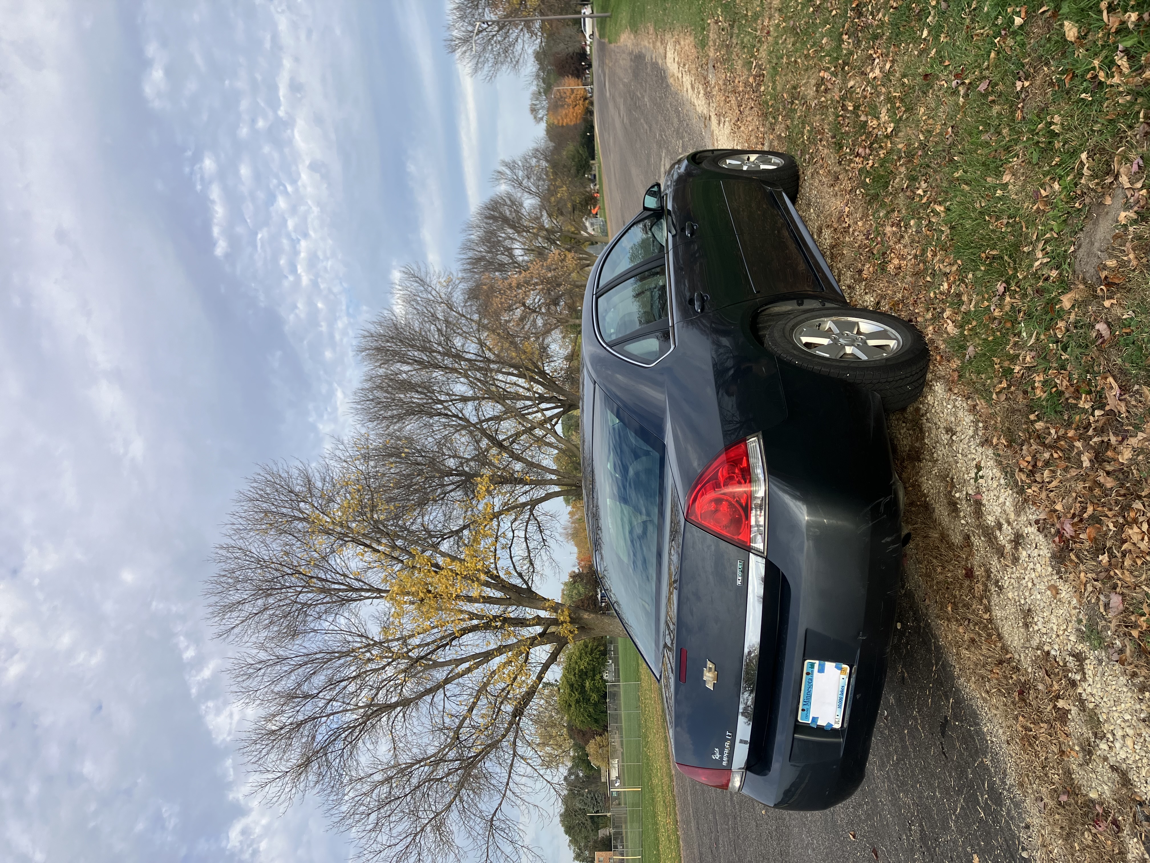 Used 2011 Chevrolet Impala LT FWD image 4