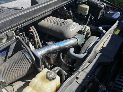 Used 2003 HUMMER H2 Luxury w/ Preferred Equipment Group image 12