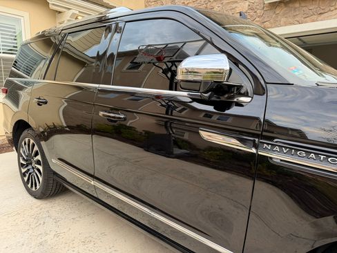 Used 2022 Lincoln Navigator Black Label image 6