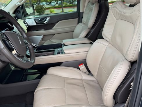 Used 2024 Lincoln Navigator L Reserve AWD/4WD image 8