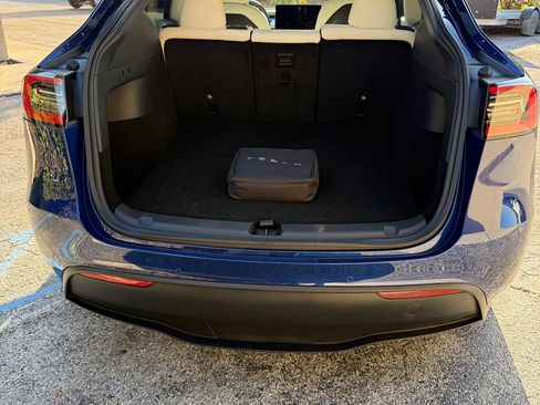 Used 2021 Tesla Model Y Performance image 17