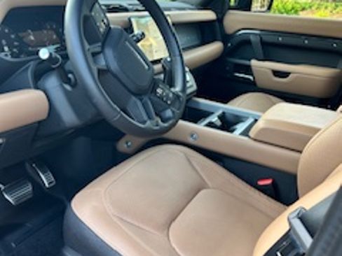 Used 2025 Land Rover Defender 110 V8 image 8