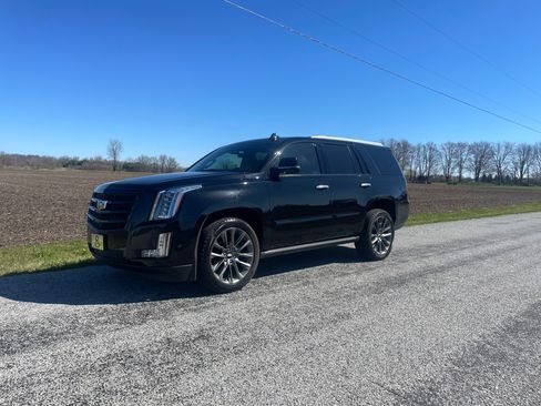 Used 2019 Cadillac Escalade Premium Luxury w/ Escalade Sport Edition RWD image 1