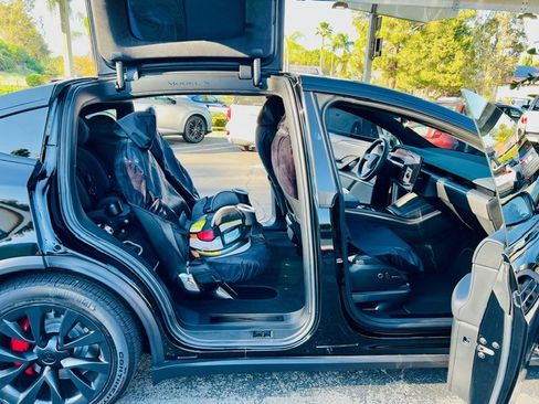 Used 2023 Tesla Model X Plaid image 26