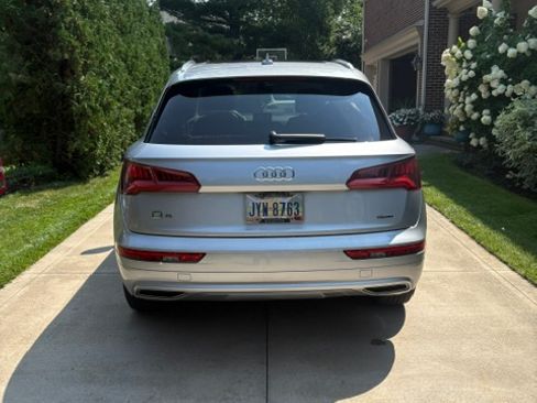Used 2019 Audi Q5 2.0T Premium w/ Convenience Package AWD/4WD image 9