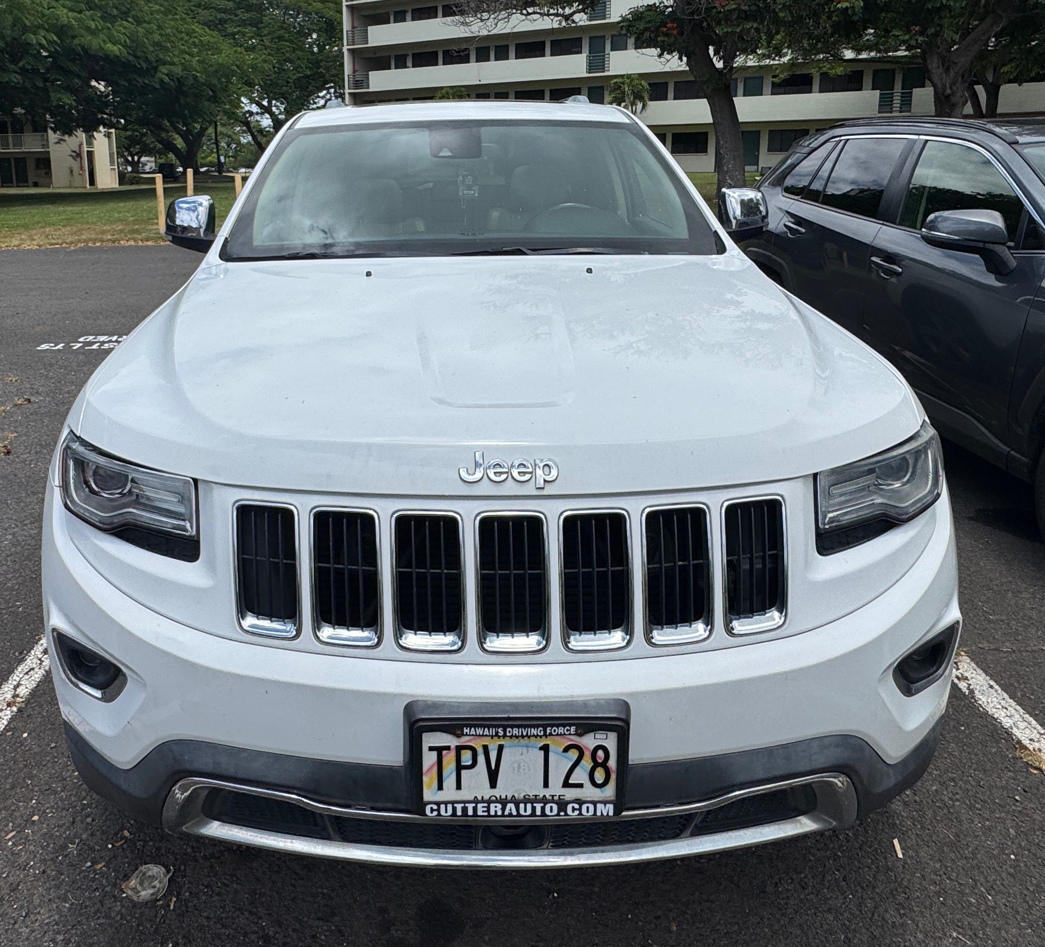 Used 2014 Jeep Grand Cherokee Limited w/ Luxury Group II RWD image 2