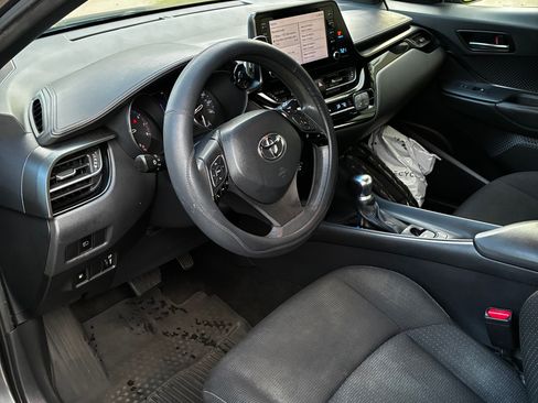 Used 2019 Toyota C-HR LE FWD image 14