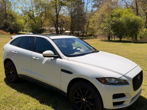 Used 2017 Jaguar F-PACE Prestige AWD/4WD image 5