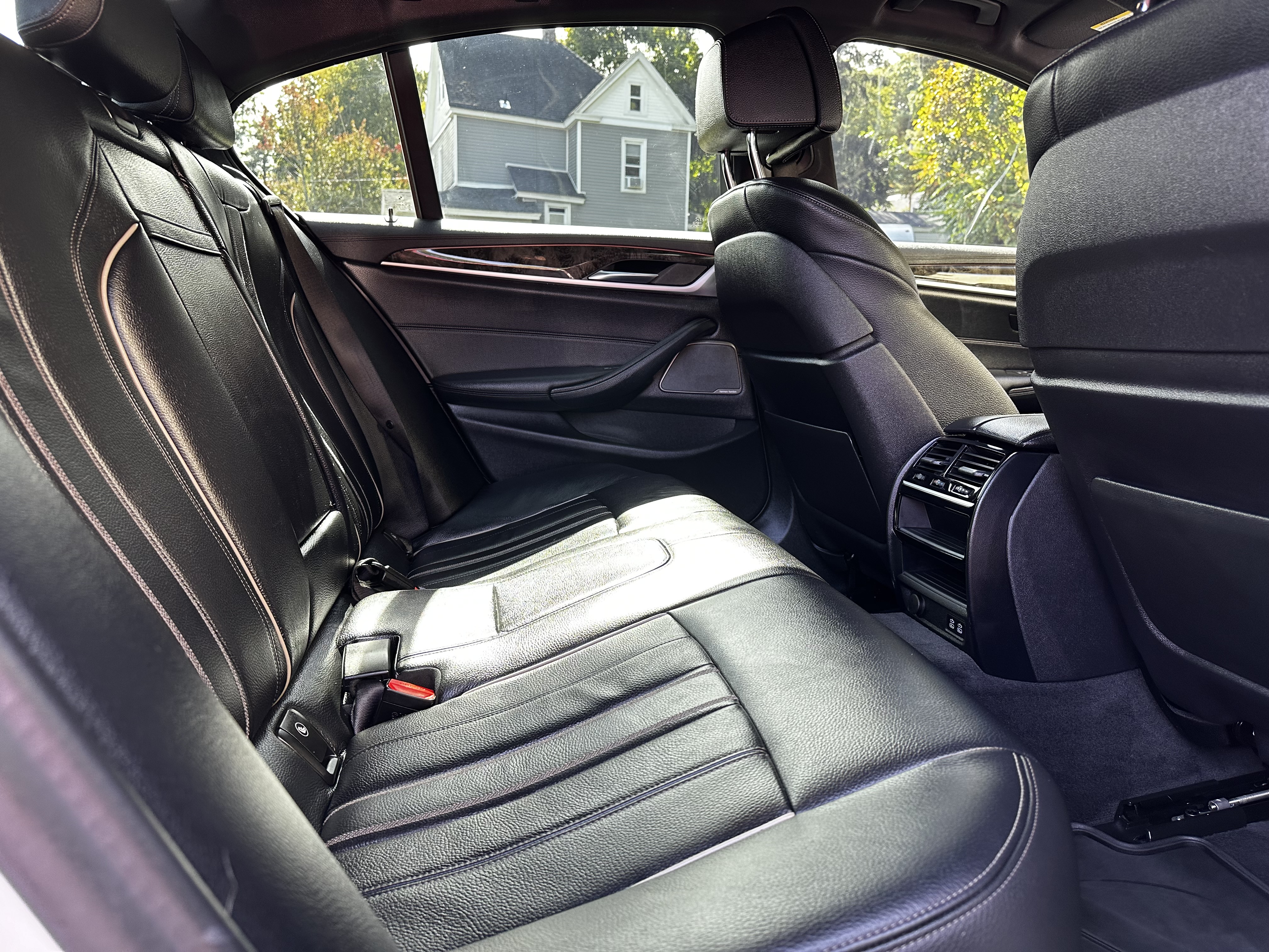 Used 2020 BMW 540i w/ M Sport Package RWD image 24