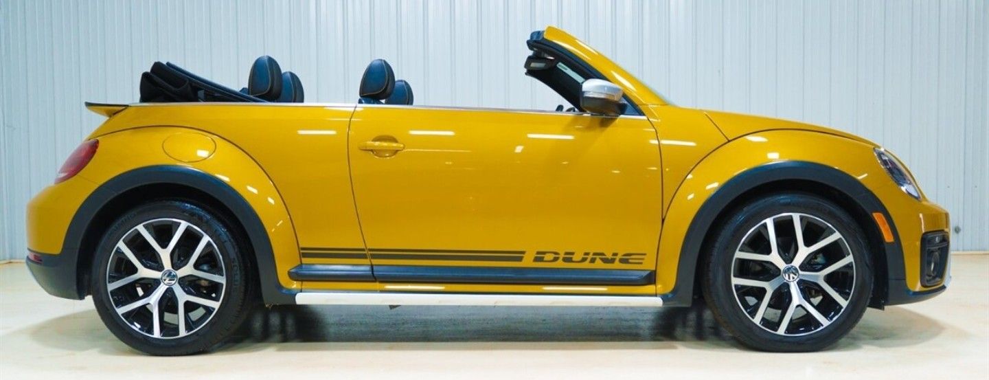 Used 2017 Volkswagen Beetle 1.8T Dune FWD image 1