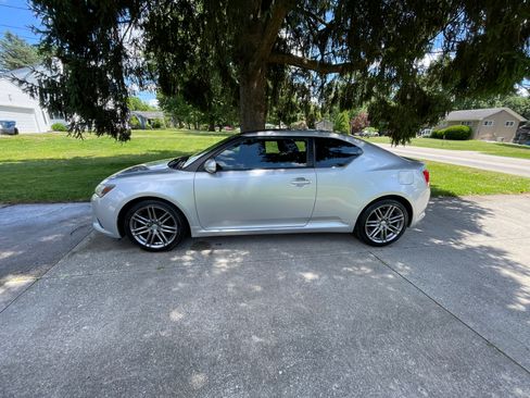 Used 2012 Scion tC FWD image 1