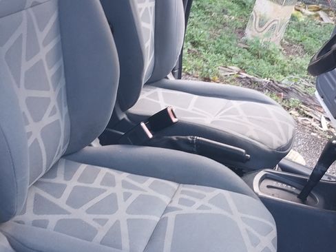 Used 2010 Ford Transit Connect XL image 17