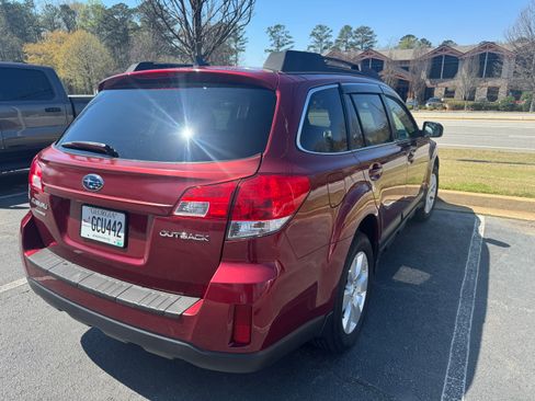 Used 2011 Subaru Outback 2.5i Limited w/ PWR Moonroof Pkg image 5