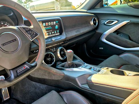 Used 2018 Chevrolet Camaro ZL1 image 10