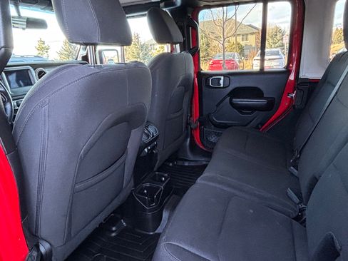 Used 2018 Jeep Wrangler Unlimited Sport S AWD/4WD image 11