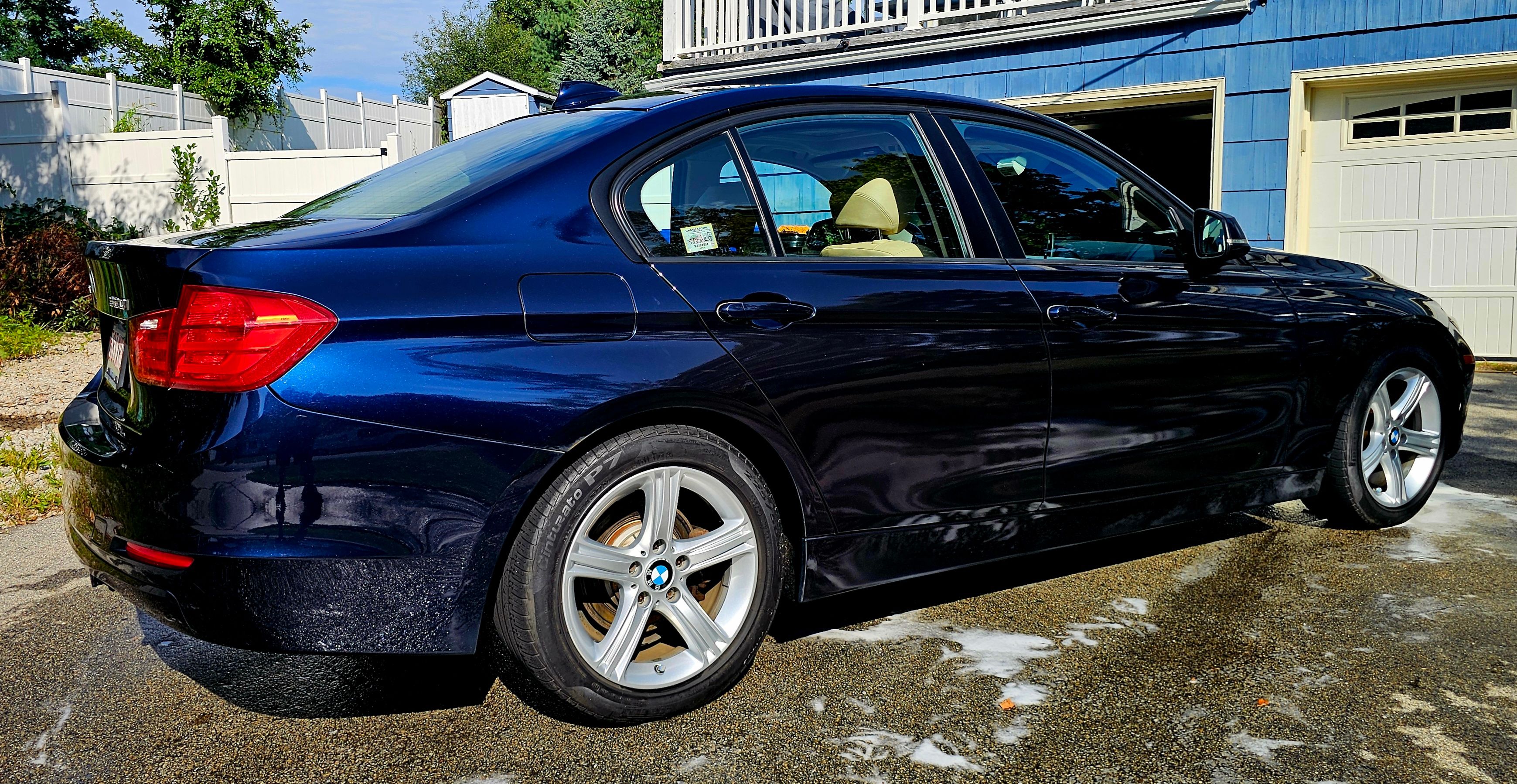 Used 2013 BMW 320i xDrive Sedan AWD/4WD image 9