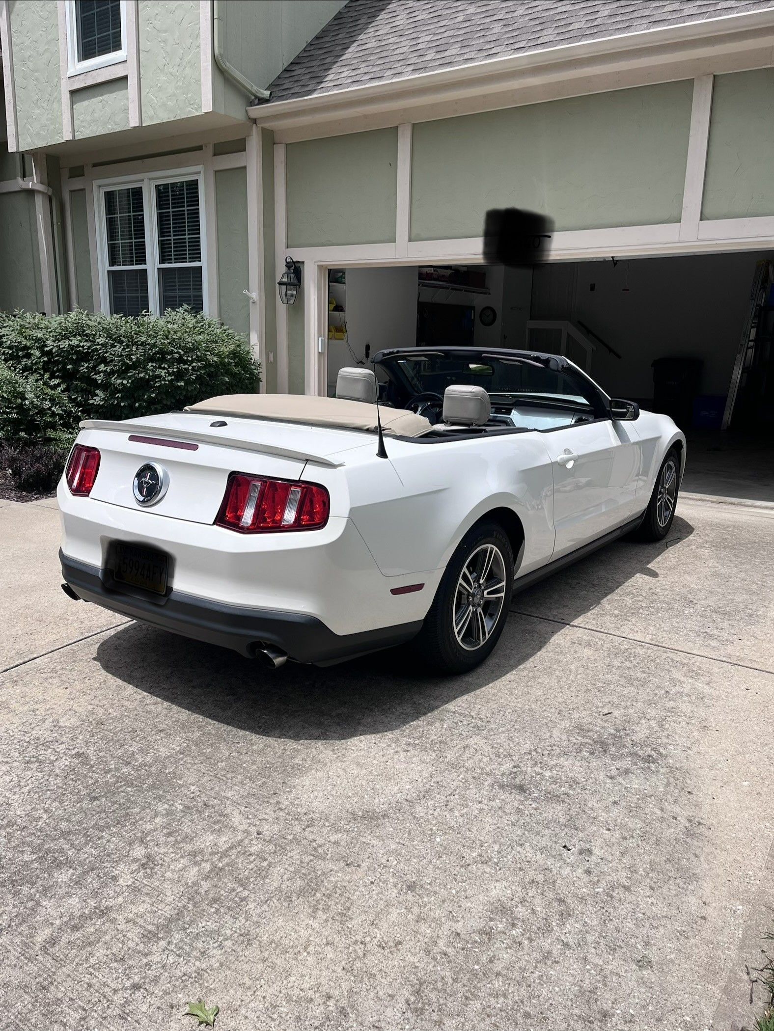 Used 2012 Ford Mustang Premium RWD image 4