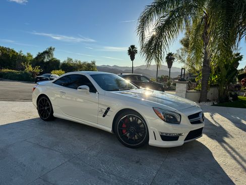 Used 2014 Mercedes-Benz SL 63 AMG image 2