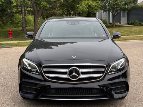 Used 2018 Mercedes-Benz E 400 4MATIC Sedan image 2