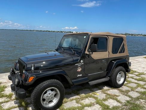 Used 1999 Jeep Wrangler Sahara AWD/4WD image 18