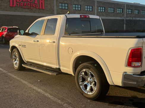 Used 2018 RAM 1500 Laramie AWD/4WD image 18