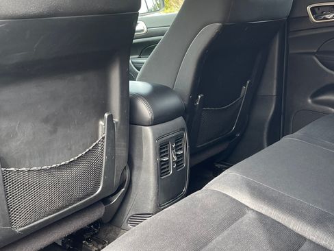 Used 2014 Jeep Grand Cherokee Laredo w/ Quick Order Package 23E image 12