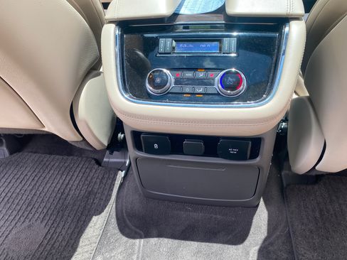Used 2019 Lincoln Navigator Select RWD image 19