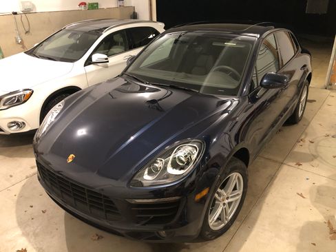 Used 2018 Porsche Macan Sport Edition image 3