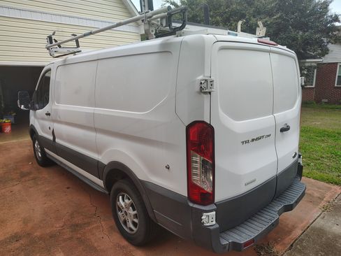 Used 2016 Ford Transit 250 130 Low Roof image 4