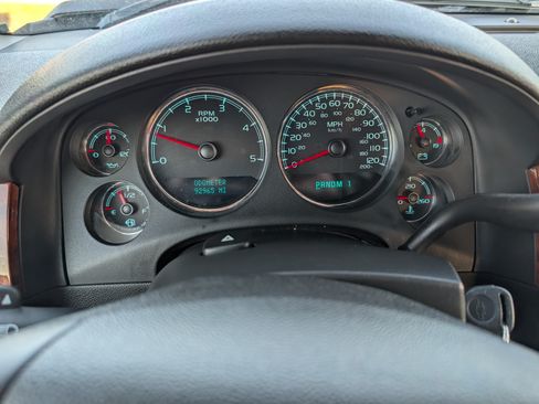 Used 2007 Chevrolet Silverado 2500 LTZ w/ EZ-Lift Tailgate Package image 9