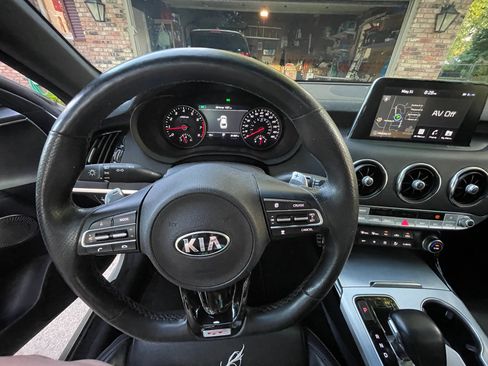 Used 2019 Kia Stinger GT2 AWD/4WD image 18