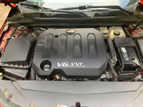 Used 2015 Chevrolet Impala LT image 5