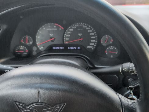 Used 1999 Chevrolet Corvette Convertible w/ Memory Pkg image 9