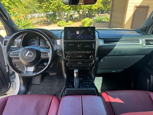Used 2022 Lexus GX 460 Premium w/ Premium Package image 6