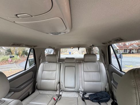 Used 2005 Toyota Sequoia SR5 image 8