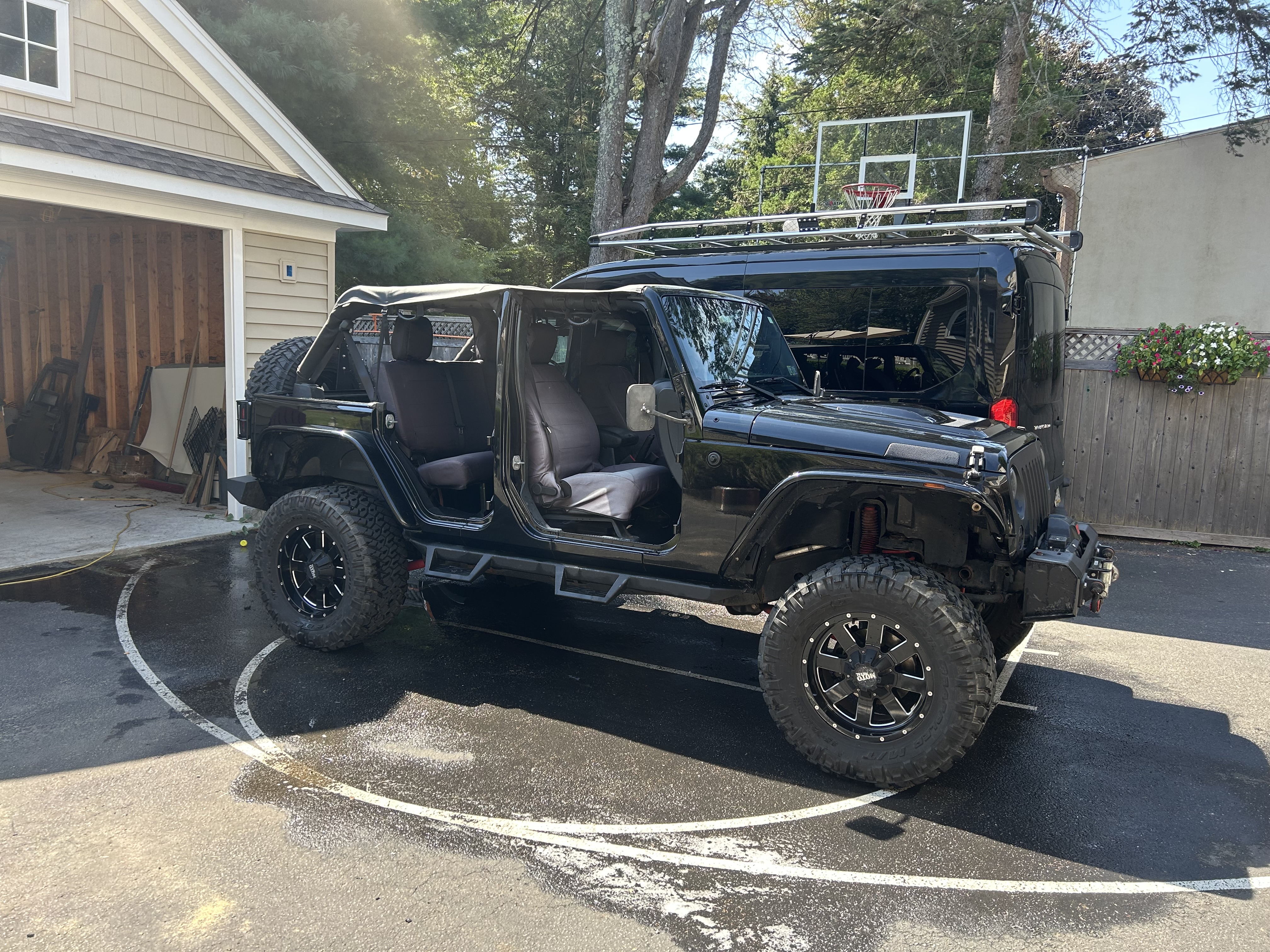 Used 2014 Jeep Wrangler Unlimited Sport AWD/4WD image 2