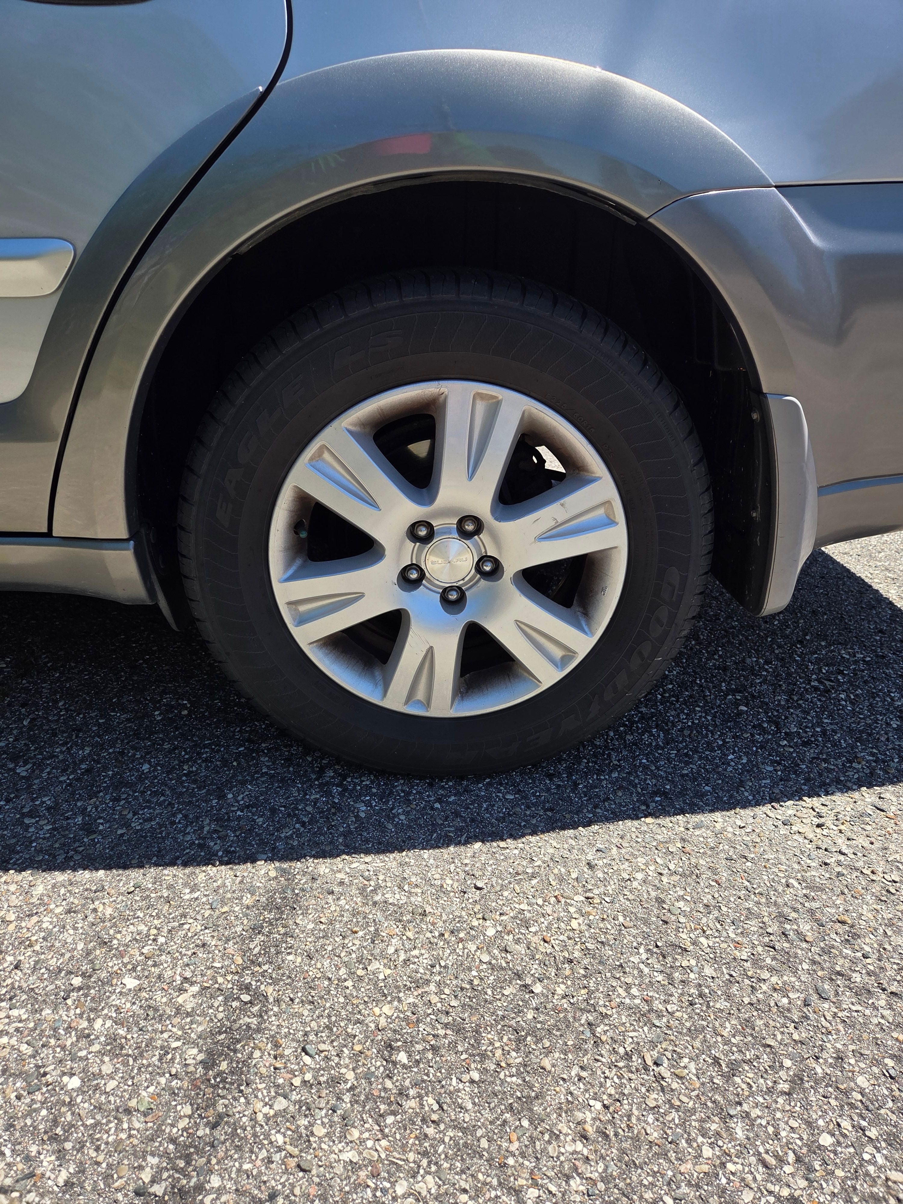 Used 2005 Subaru Outback 2.5i AWD/4WD image 6