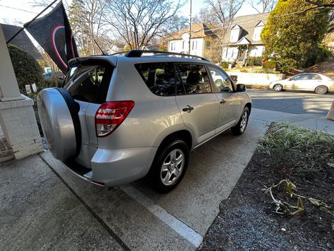 Used 2009 Toyota RAV4 4WD image 8