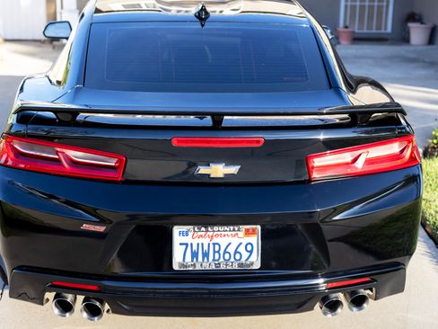 Used 2017 Chevrolet Camaro SS image 11