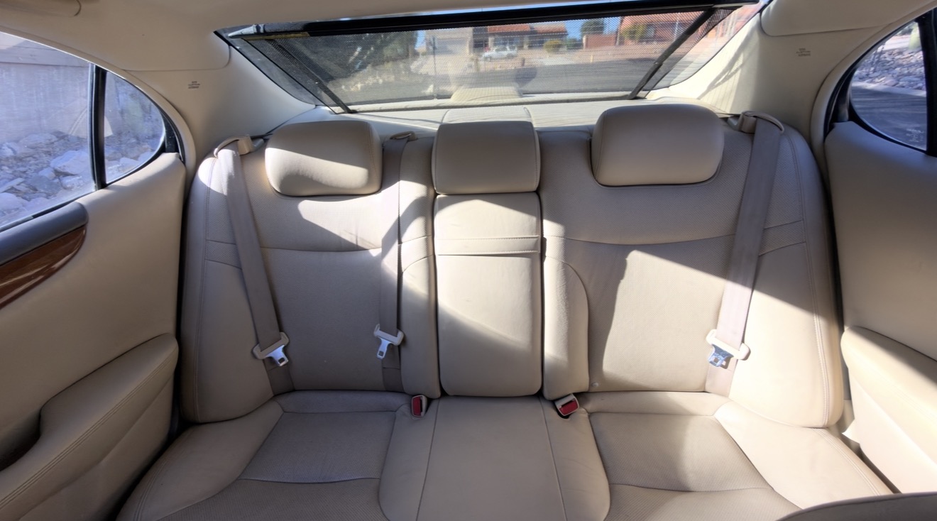 Used 2005 Lexus ES 330 w/ Preferred Accessory Pkg FWD image 10
