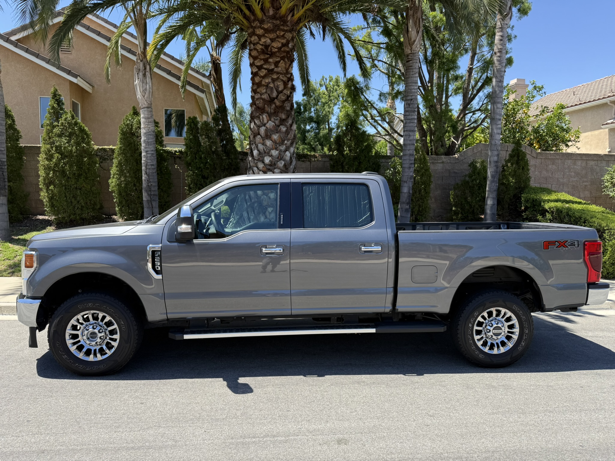 Used 2022 Ford F250 XLT w/ XLT Premium Package AWD/4WD image 4